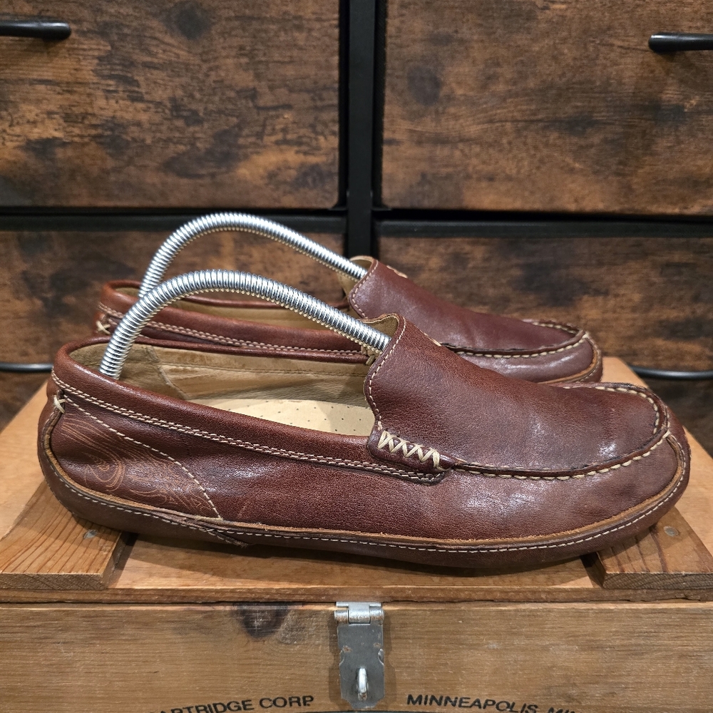 OluKai lokahi Moc Brown Leather Loafer Mens Sz US 10.5 Casual Slip On
